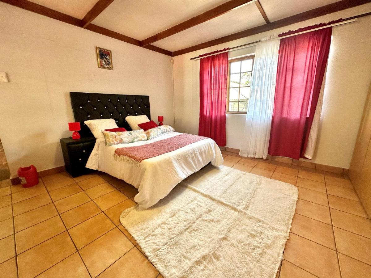 Blue Lantern Bed And Breakfast Kempton Park Kültér fotó