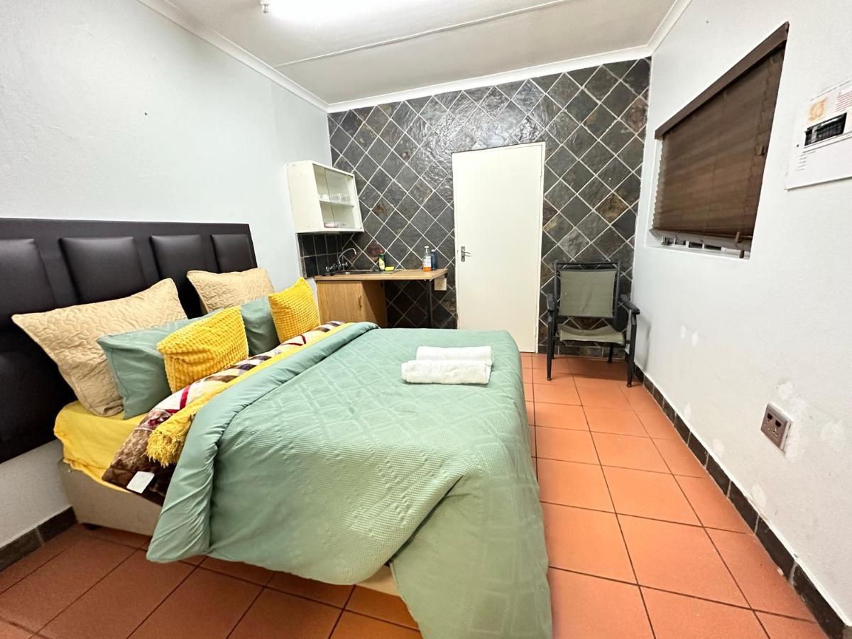 Blue Lantern Bed And Breakfast Kempton Park Kültér fotó