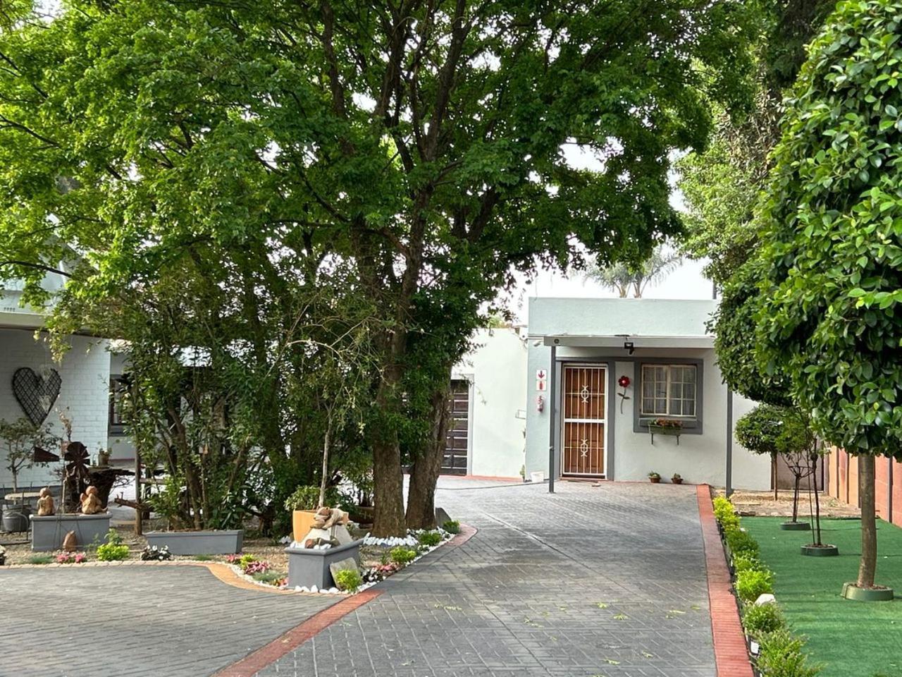 Blue Lantern Bed And Breakfast Kempton Park Kültér fotó